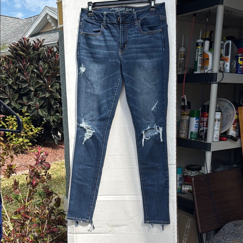 American Eagle Outfitters Women's Blue Distressed Jeans